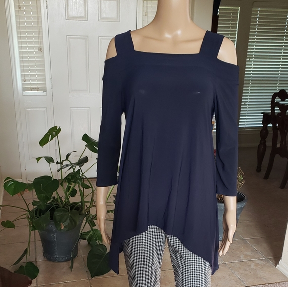 Karen J Design s sleek flowy swing top cold shoulder - Picture 2 of 6